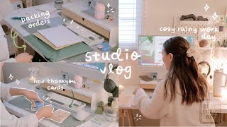 Studio Vlog ☁️✨Pack orders with me!! Cozy + Rainy work day, New thank you cards, Peaceful Music!!