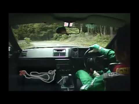 ONBOARD : Keiichi Tsuchiya - AMAZING Touge Run with AE86 / tuned