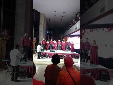 #FidelisChoir at the #MarcoPoloPlazaCebu Christmas Tree Lighting!