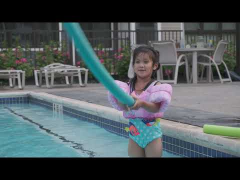 Play and swim with three sisters