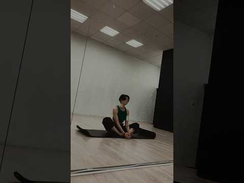 just training #training #dance #stretching #dancer #relax #shorts #shortvideo #aesthetic #dailyvlog