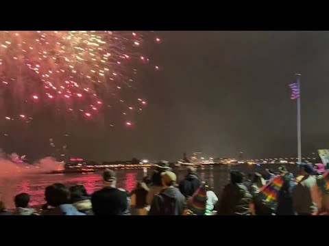 Ring in 2025 with fireworks on the Delaware River