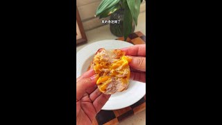 一口爆汁，满满的全是肉，这个烤肠真的太好吃了 #超便宜超划算 #锋味派你的星级私厨