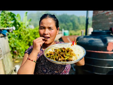 Bodi ra khareko bungurko masu ani ekthal vaat.Kam garinx khainx pni#siruthapamagar#villagelife#vlog