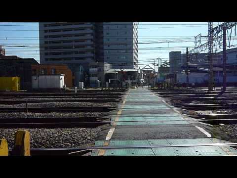 踏切を通る電車・貨物列車などを見る①