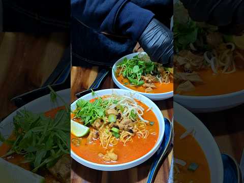 Khao Soi 🇹🇭 Thai Curry Noodle Soup