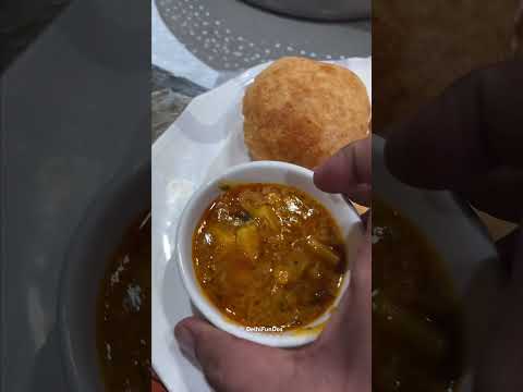 Bedmi puri Aloo Sabzi Nagori Halwa #delhifood #olddelhifood #indianstreetfood