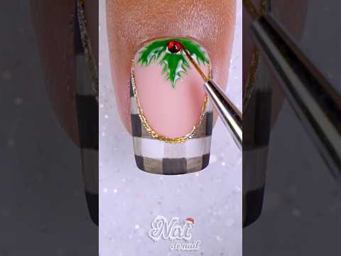 Christmas Plaid Nail Art Tutorial 🎄#natdenail #shorts #nailartdesigns #christmas