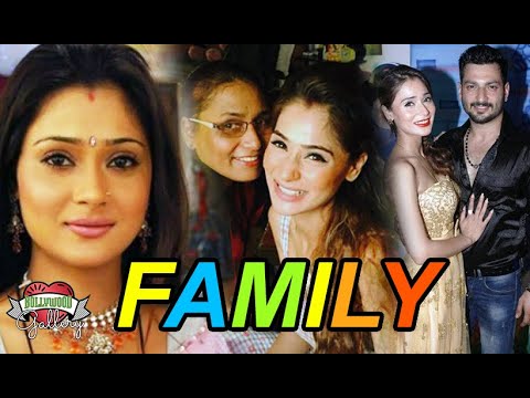 Sara Khan Family, Parents, Sister, Husband and Career