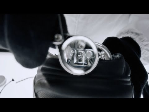 Innovative Craftsmanship | Versace Mercury | Versace​