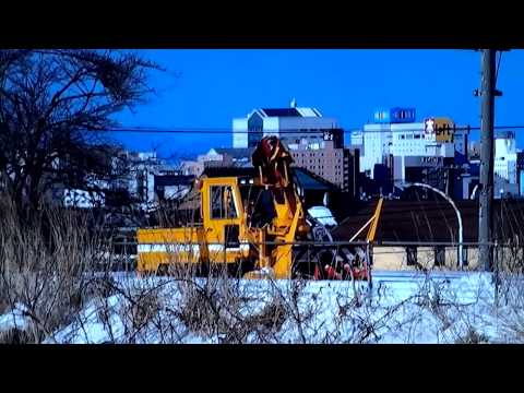 桜ガ丘・調整池に！雪山をつくる