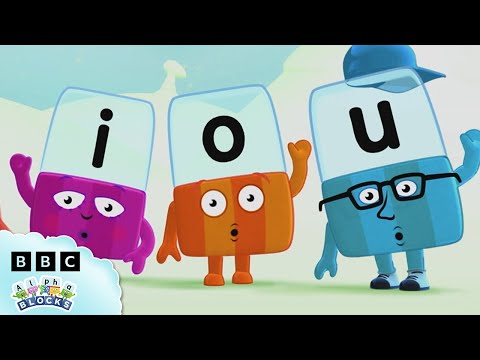 🍂 Welcome Autumn - Cosy Spelling 🍂 | Learn to Spell | @officialalphablocks