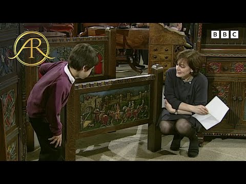 Peculiar 1920s Bedroom Furniture Worth Four Figures | Antiques Roadshow