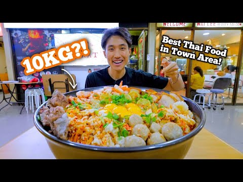 10KG Mama Noodles Challenge at the Legendary Korat Cafe! | Best Thai Food in Orchard Singapore?!