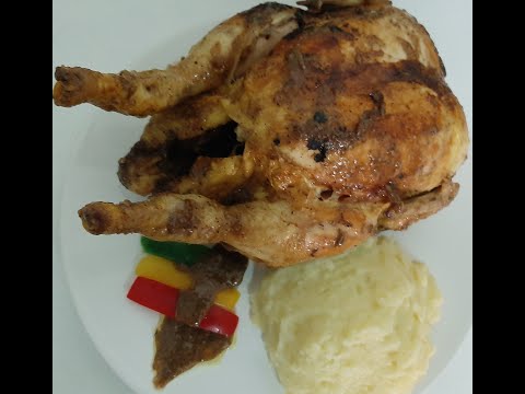 Purée de pomme de terre accompagnée de poulet aux couleurs africaines