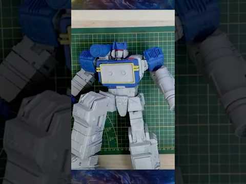 Painting Soundwave 3D Printed