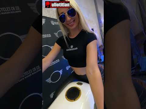 MICHAELA SNASELOVA CON OCL MOTORCYCLES EN EXPOMOTO GUADALAJARA... JULIOTITLAN