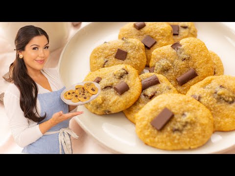 HEALTHIER PALEO CHOCOLATE CHIP COOKIES