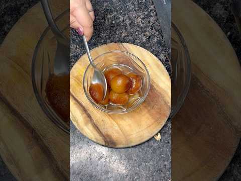 Gulab jamun #gulabjamun #gulabjamunathome #gulabjamunrecipe #shorts #viralvideos #video #diwali 🔥😋😍