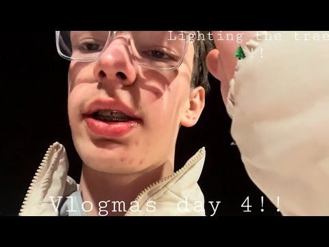 Lighting the tree!!🌲|Vlogmas day 4!!⛄️