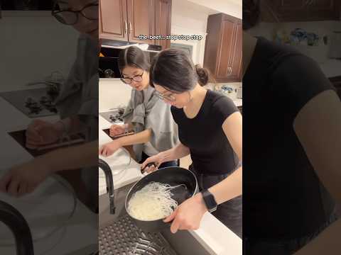 My teen teaching me a kitchen hack 🤪 #funnyvideo #comedy #relatable #lol