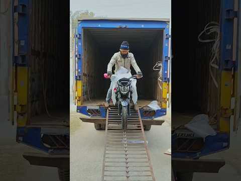 Bike Unloding #yamaha #bike #unloading #video #fz #r15 #fzsv3 #fzsv3deluxe #motorcycle #unloading