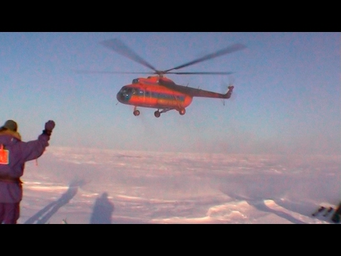 International expedition with skis to the Geographic North Pole  - 2002