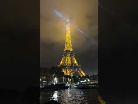 Middle of October, drunk guy on the boat yells “happy new year” 🤣 #eiffeltower #shotoniphone