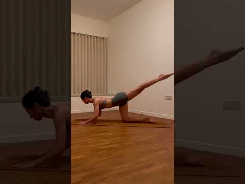 3movement to get strong shoulder #homeworkout #pilatesworkout #fullbodypilates #core #coreworkout