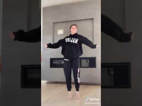 Charliedamelio dancing to-Gimme Gimme Gimme