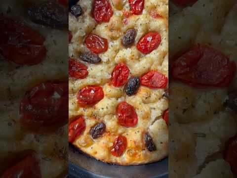 Focaccia Barese! Recipe tomatotomatoe.ca #baking #sourdough #focaccia #easyrecipe