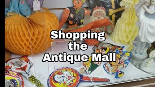 245:  Shop With Me.  I'm Still Finding Amazing Vintage Christmas!