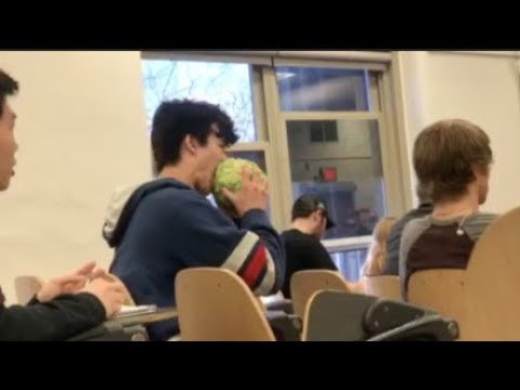 LOUD EATING IN LECTURES PRANK