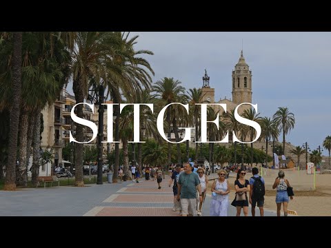 Sitges | a small beach resort town where only 35 mins from Barcelona