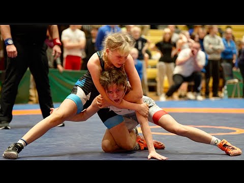 U17 Polina Timsina (EST) vs Doris Renter (EST) 46kg. Womens girls youth wrestling.