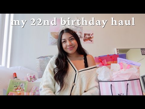 what i got for my 22nd birthday! | work from home sets, books, skincare