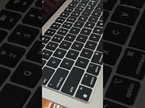 Unboxing Apple's M3 MacBook Air in Starlight!