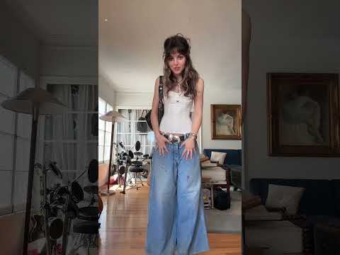 styling 90s baggy jeans #vintagefashion