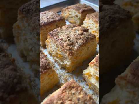 Garlic Cheddar Biscuits Recipe. Tall, fluffy biscuits with butter layers! #biscuit #cheese #baking