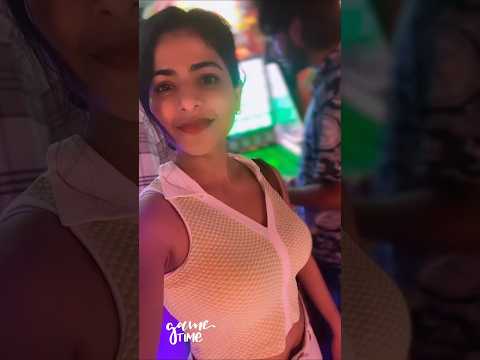 ISWARYA MENON NAVEL SHOW 🤤😋 | REEL | SEXY 💋 | #iswaryamenon #iswaryam #navel #navelamrit #actress