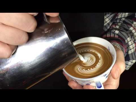 Latte art wing tulip