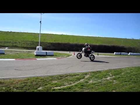 Kevin Keliipio Supermoto wheelie 2.6.11 Adams gokart track