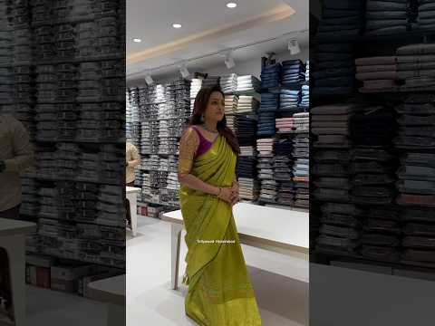 Anchor Suma Spotted At Shopping Mall | Suma Latest Visuals #anchorsuma #suma #shorts