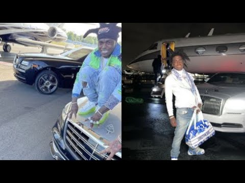 KODAK BLACK TAKING OFF PRIVATE JET SHOWING JEWELRY DROPPING GAME