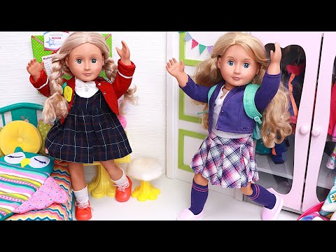 Sister helps organise school routine! Play Dolls