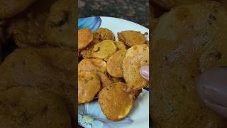 Aalu Pakodi Recipe 😋..... Morning Craving #food #aalu #aalupakoda #bhajiya #shorts #ytshorts