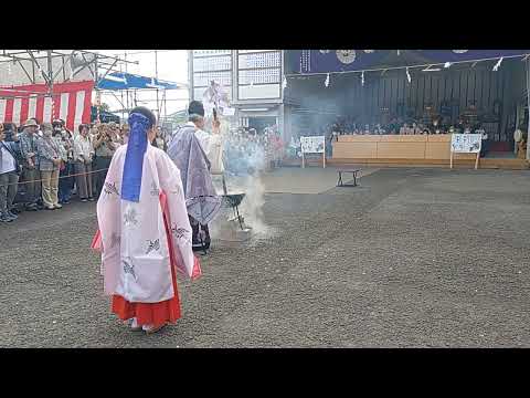 長崎くんち 中日 御旅所 令和6年10月8日 湯立て神事 の光景 （諏訪神社 宮司）