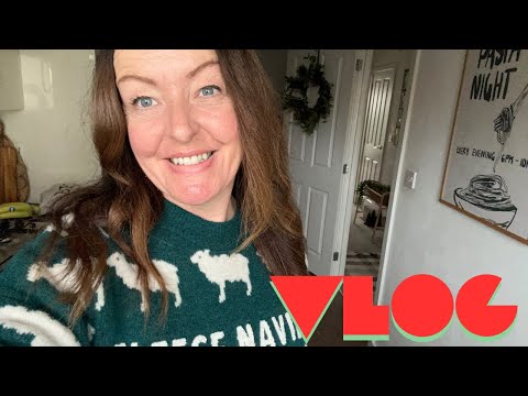 VLOG - CHRISTMAS JUMPER DAY, GROCERY HAULS & PR PARCELS