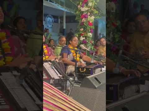 Akshaya and Tanmaya Matajis continue to uplift hearts with their serene and soulful kirtan! 🎶✨