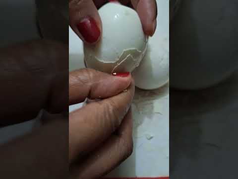 Boiled egg peeling shell trick 😋 #shortvideo #1million #howto